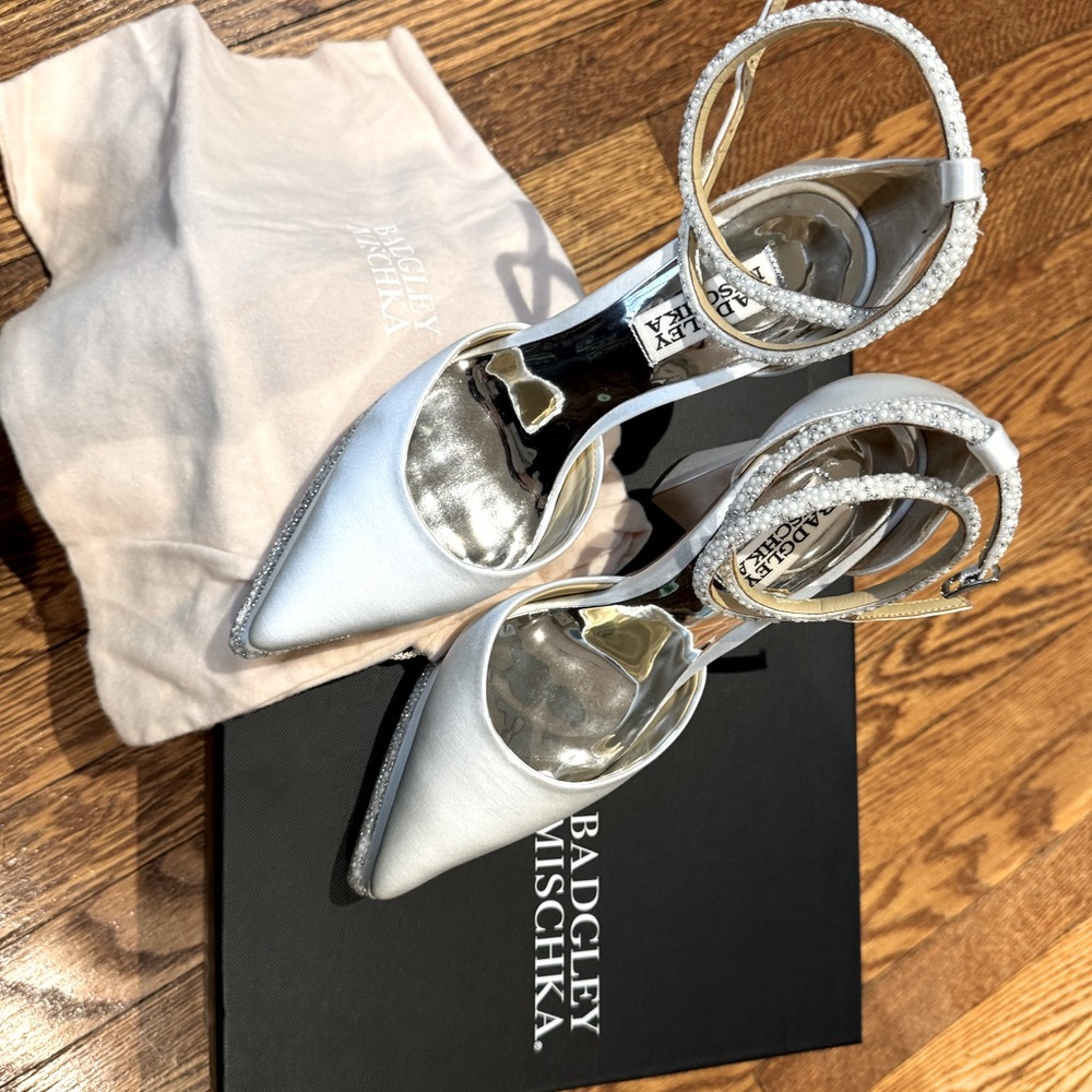 Badgley Mischka Eliana White Platform Heels